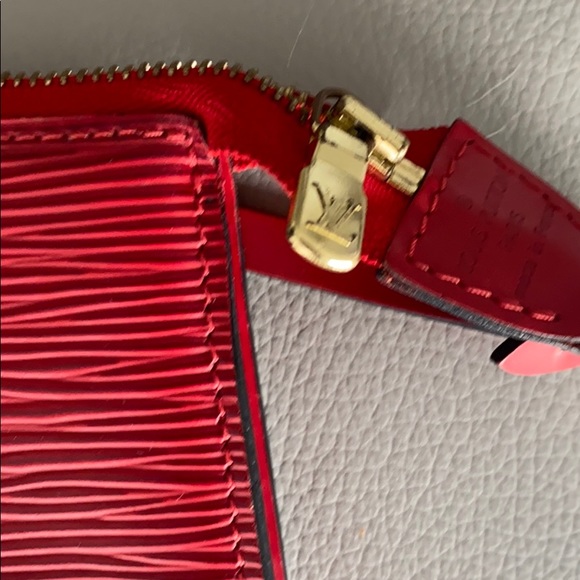 lv pochette - Picture 2 of 8